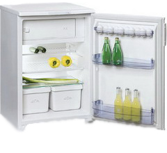 Маленький холодильник для офиса Бирюса 8
