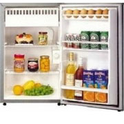 Небольшой холодильник с морозильной камерой Daewoo FR 082 AIXR