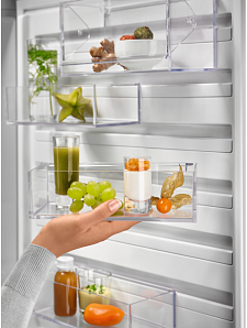 Холодильник  с морозильной камерой Electrolux RNC7ME34W2 фото 3 фото 3