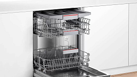 Компактная красная посудомоечная машина Bosch SMV4HVX31E фото 2 фото 2