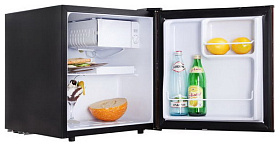 Малогабаритный холодильник с морозильной камерой TESLER RC-55 BLACK