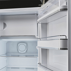 Чёрный мини холодильник Smeg FAB28RBL3 фото 4 фото 4