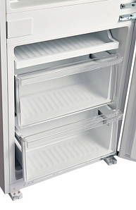 Двухкамерный холодильник с no frost шириной 55 см Hyundai CC4023F фото 3 фото 3