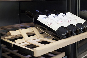 Отдельно стоящий винный шкаф CASO WineComfort 1800 Smart фото 4 фото 4