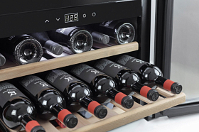 Встраиваемый винный шкаф 45 см CASO WineSafe 18 EB фото 2 фото 2
