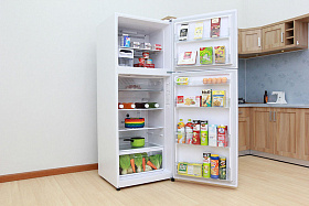 Холодильник  шириной 70 см Hitachi R-VG 472 PU8 GPW фото 4 фото 4
