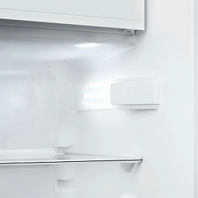Встраиваемые мини холодильники с морозильной камерой Smeg S8C124DE фото 4 фото 4