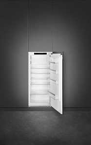 Встраиваемый маленький холодильник с морозильной камерой Smeg S8C124DE фото 2 фото 2