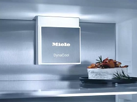 Встроенный холодильник с жестким креплением фасада  Miele K 7773 D фото 3 фото 3