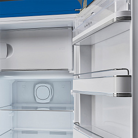 Небольшой двухкамерный холодильник Smeg FAB28RBE3 фото 4 фото 4