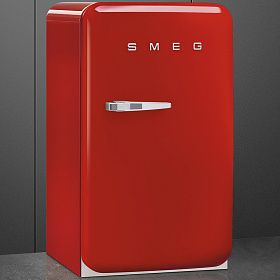Небольшой холодильник с морозильной камерой Smeg FAB10RR фото 3 фото 3