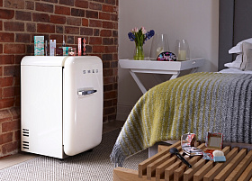 Маленький холодильник для квартиры студии Smeg FAB5RCR5 фото 4 фото 4
