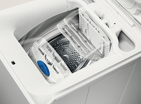 Белая стиральная машина Electrolux EWT1064ILW фото 2 фото 2