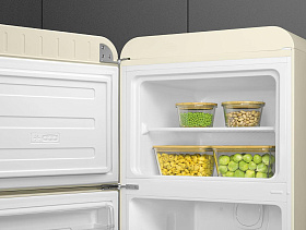Бежевый холодильник в стиле ретро Smeg FAB30LCR5 фото 4 фото 4