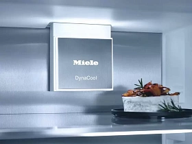 Однокамерный холодильник Miele K 7793 C фото 3 фото 3